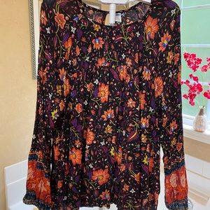 3/4 sleeve tunic.  Gauze type fabric Size XXL